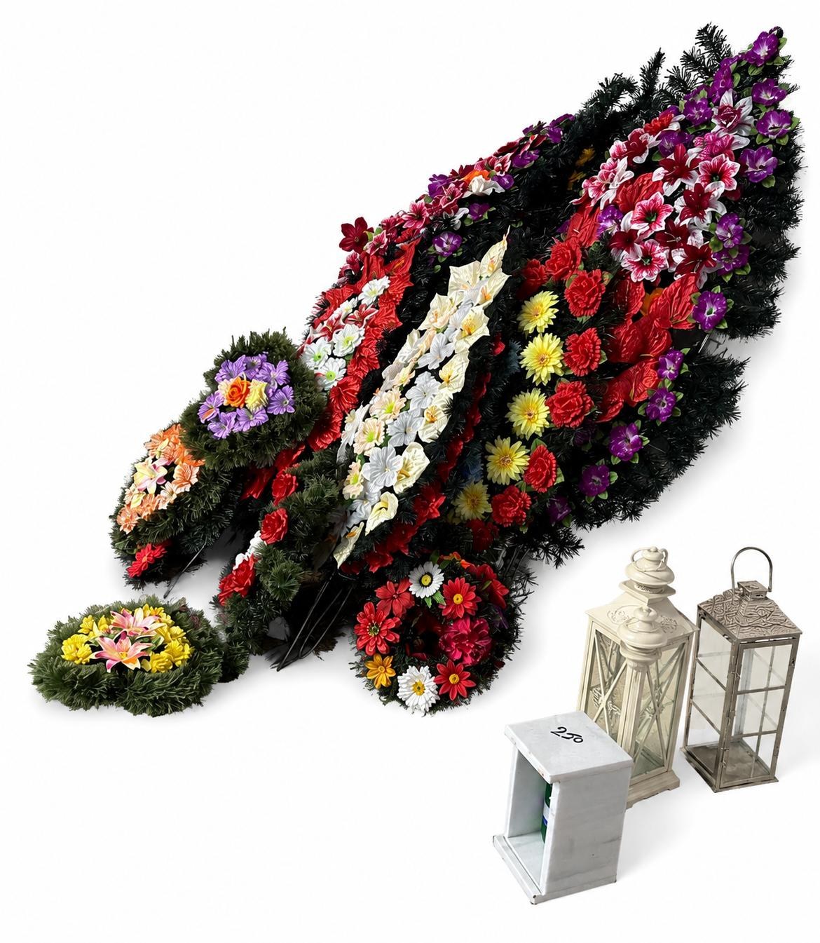 Set coroane funerare artificiale cu felinare