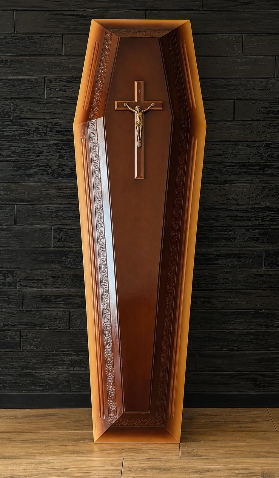 Sicriu tradițional bicolor cu crucifix